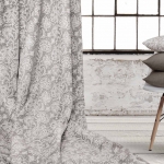 Tela loneta estampada con motivos elegantes florales en blanco
