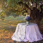 Tejido loneta estampada con motivos de lavanda estilo provenzal